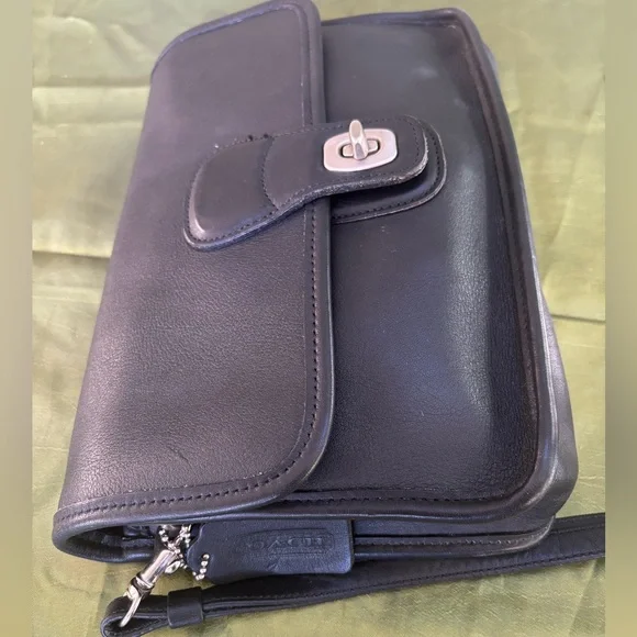 Vintage Coach Black Leather Clutch Wristlet J80-9832 - Picture 2 of 6